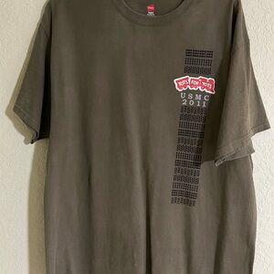 Hanes Dark Olive USMC 2011 Toys for Tots Tee - autographed by chairman XL